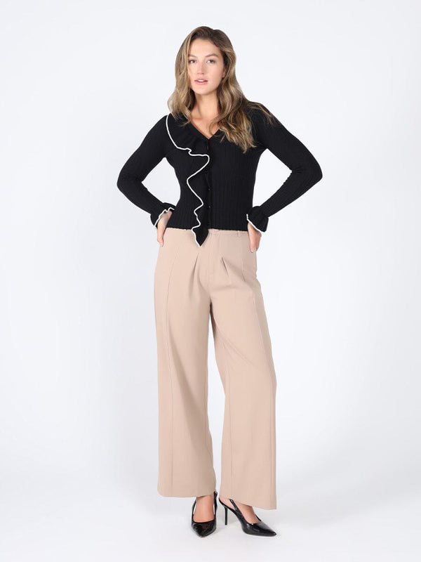 Knitted ruffle v-neck top - Glamourous Grace