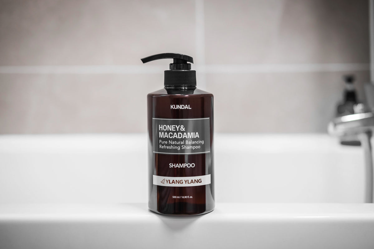 KUNDAL HONEY&MACADAMIA Pure Natural Balancing Refreshing Shampoo 500ml #YLANG YLANG - Glamourous Grace