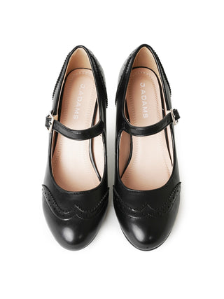 Kym | Black on Black - Glamourous Grace