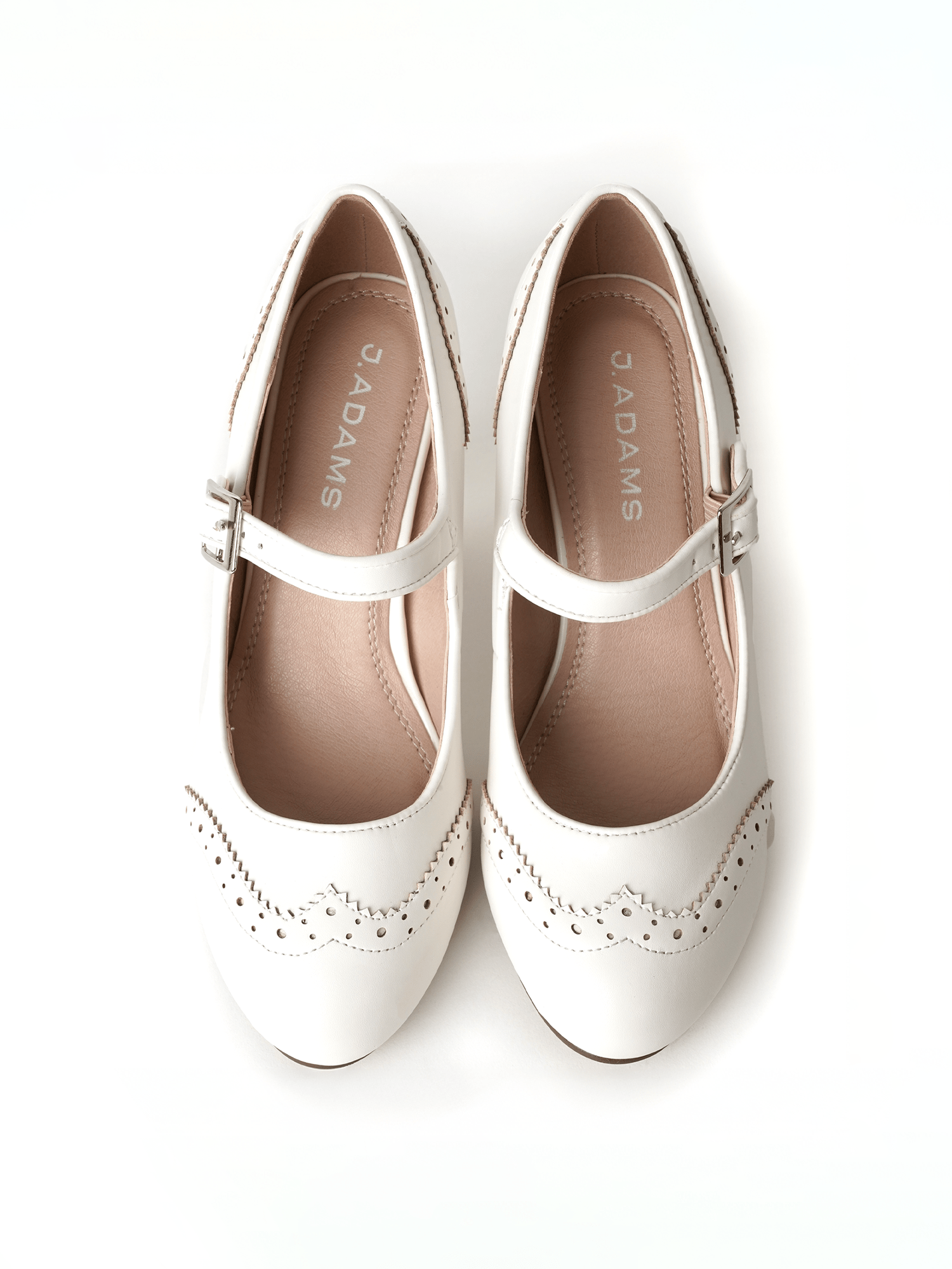 Kym | White on White - Glamourous Grace
