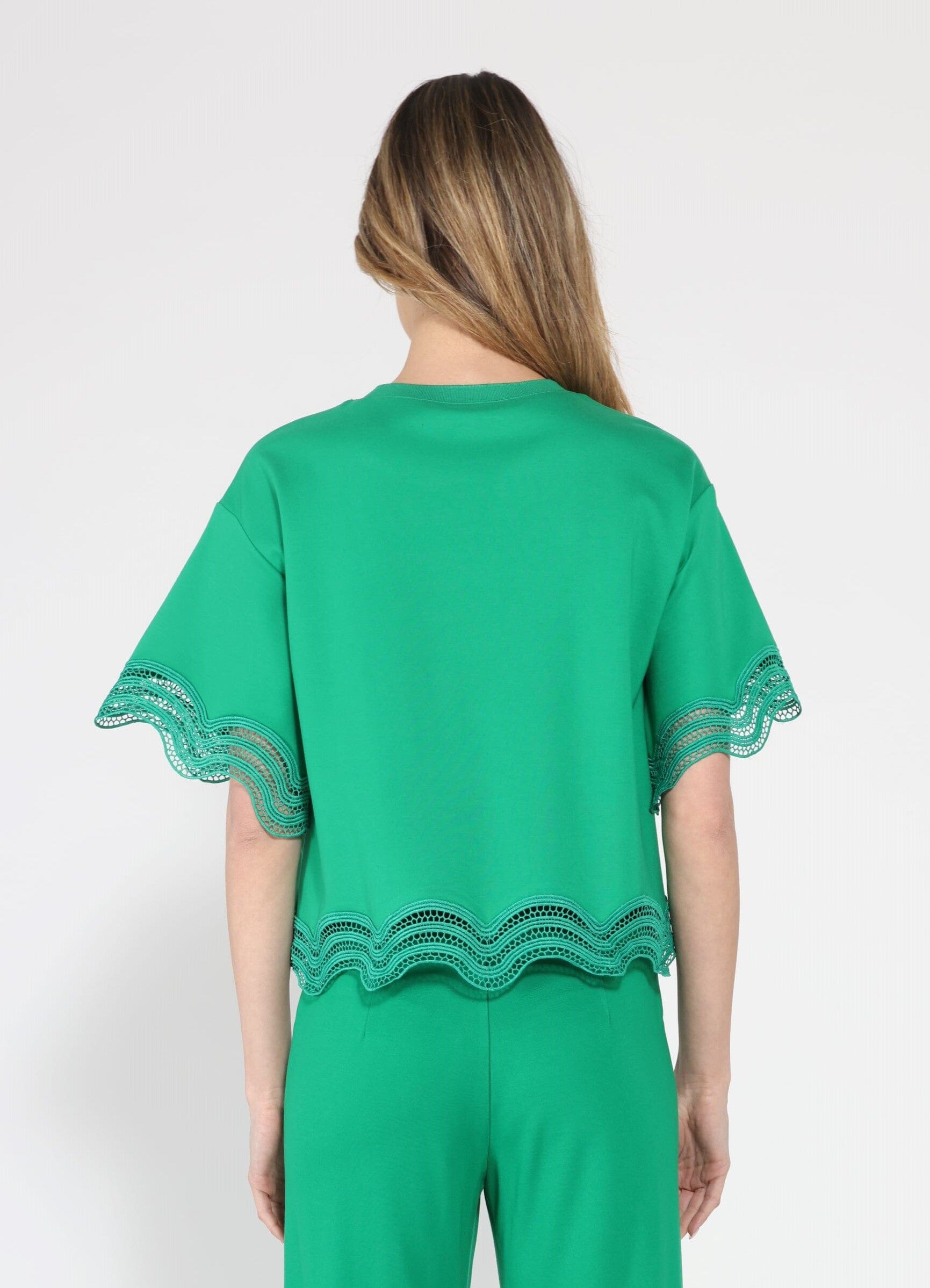 Lace Wavy Hem Short Sleeve T-Shirt - Glamourous Grace