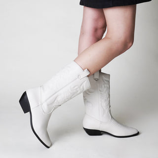 Lasso | White - Glamourous Grace