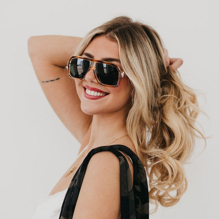Leah Retro Oversized Aviator Sunglasses - Glamourous Grace