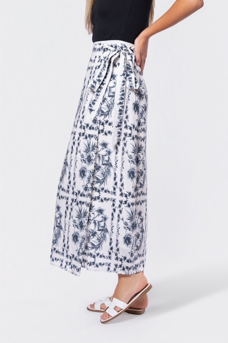 Leila Skirt (White/Black) - Glamourous Grace