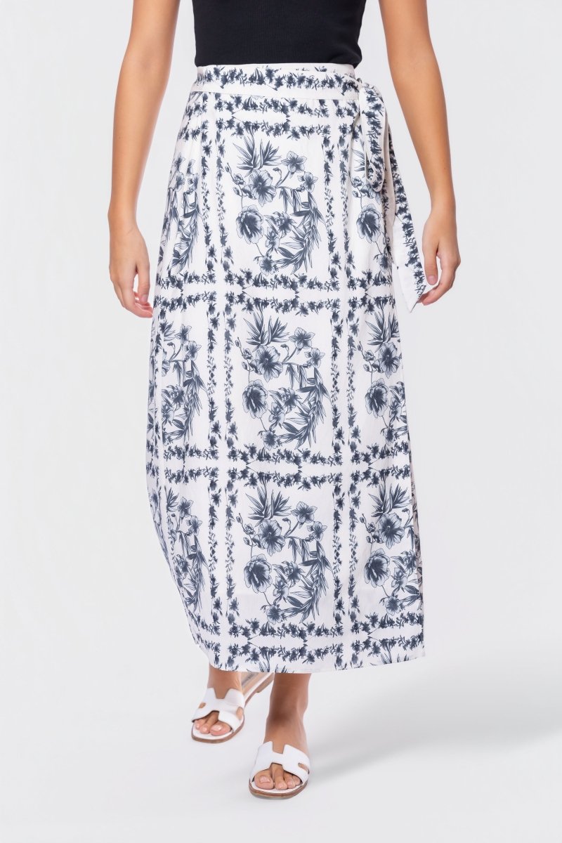 Leila Skirt (White/Black) - Glamourous Grace