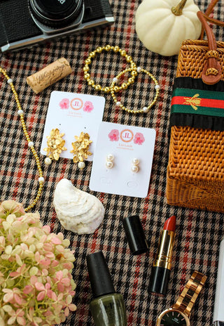 Belle - Double Pearl earrings - Glamourous Grace