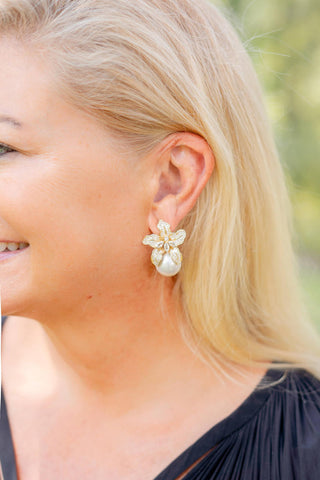 Beth - Rhinestone & Pearl Stud - Glamourous Grace