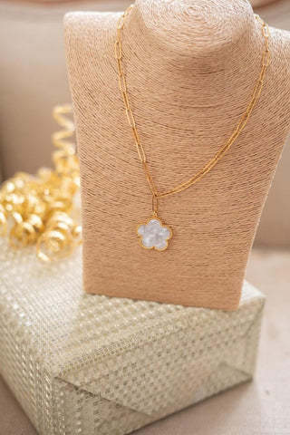 Clover - Gold & Pearl - Paperclip Charm Necklace - Glamourous Grace