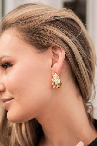 Mila Hoop - Gold & Pearl Earring - Glamourous Grace