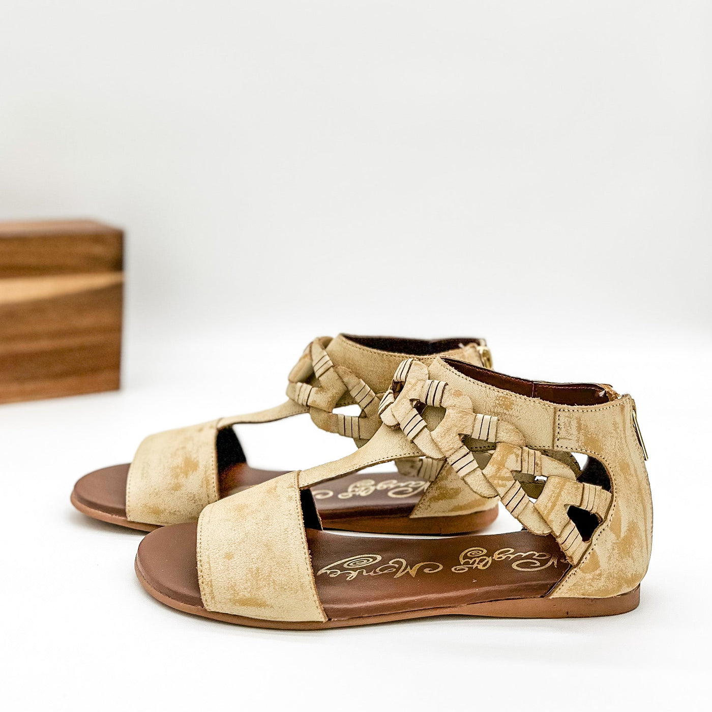 Loop D Loop Sandals in White - Glamourous Grace