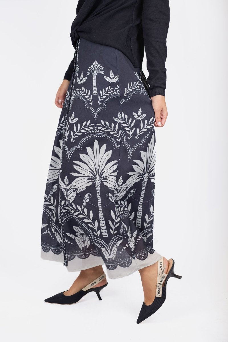 Lottie Skirt (Beige/Black) - Glamourous Grace