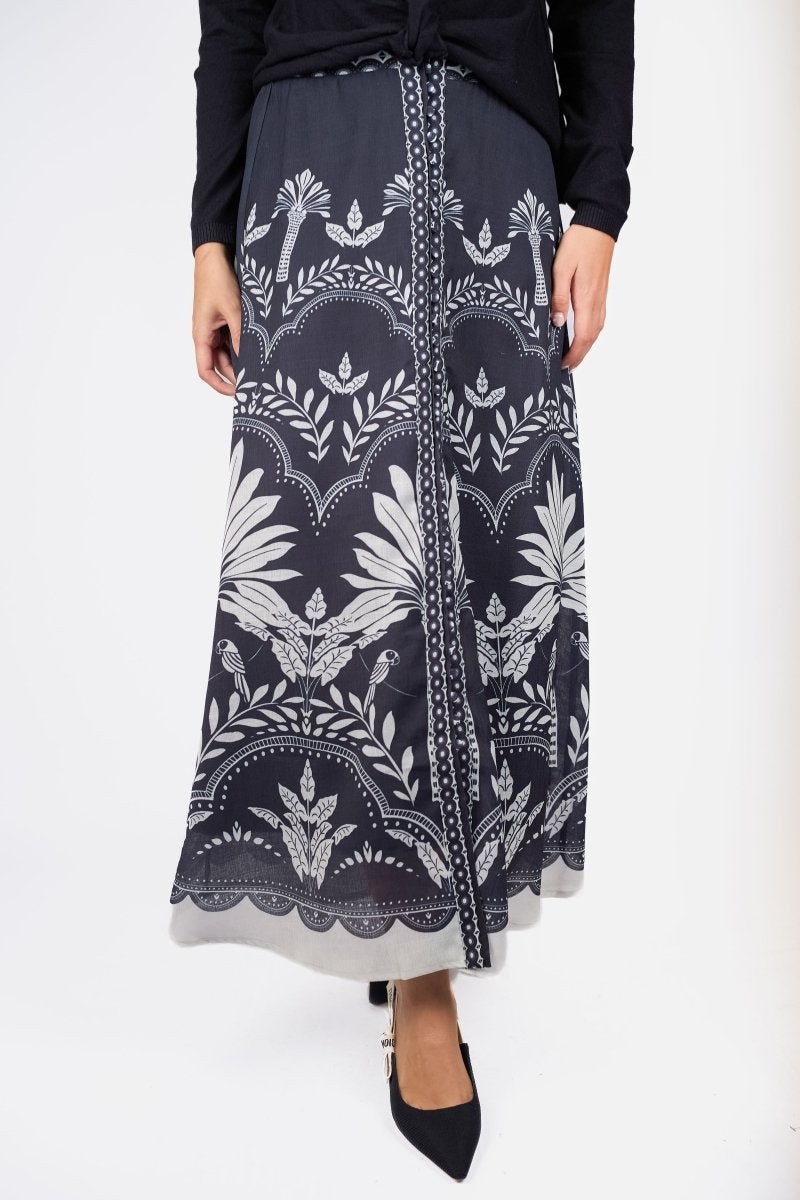 Lottie Skirt (Beige/Black) - Glamourous Grace