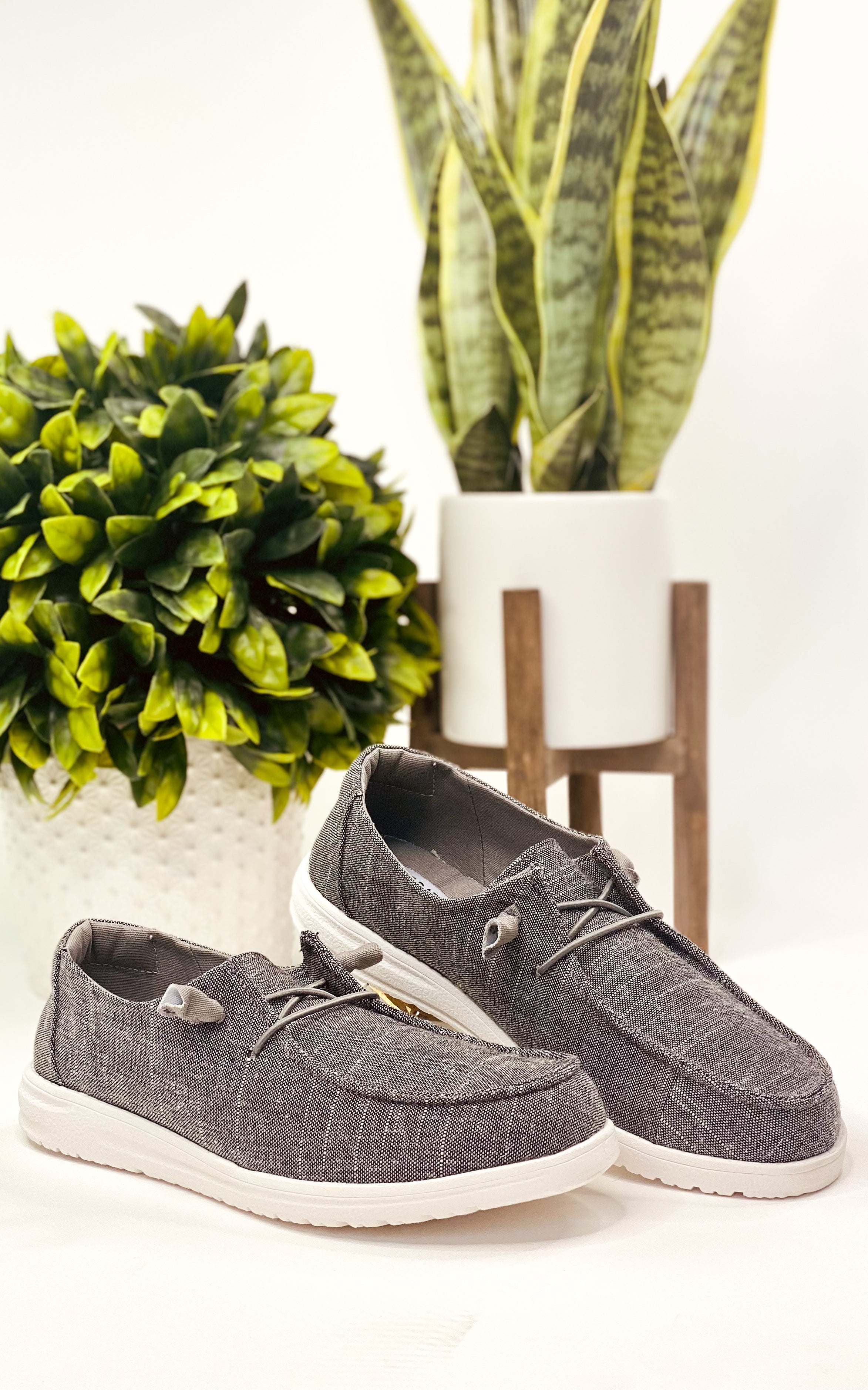 Maco Sneaker in Charcoal - Glamourous Grace