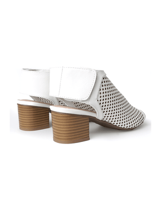 Maddie | White - Glamourous Grace