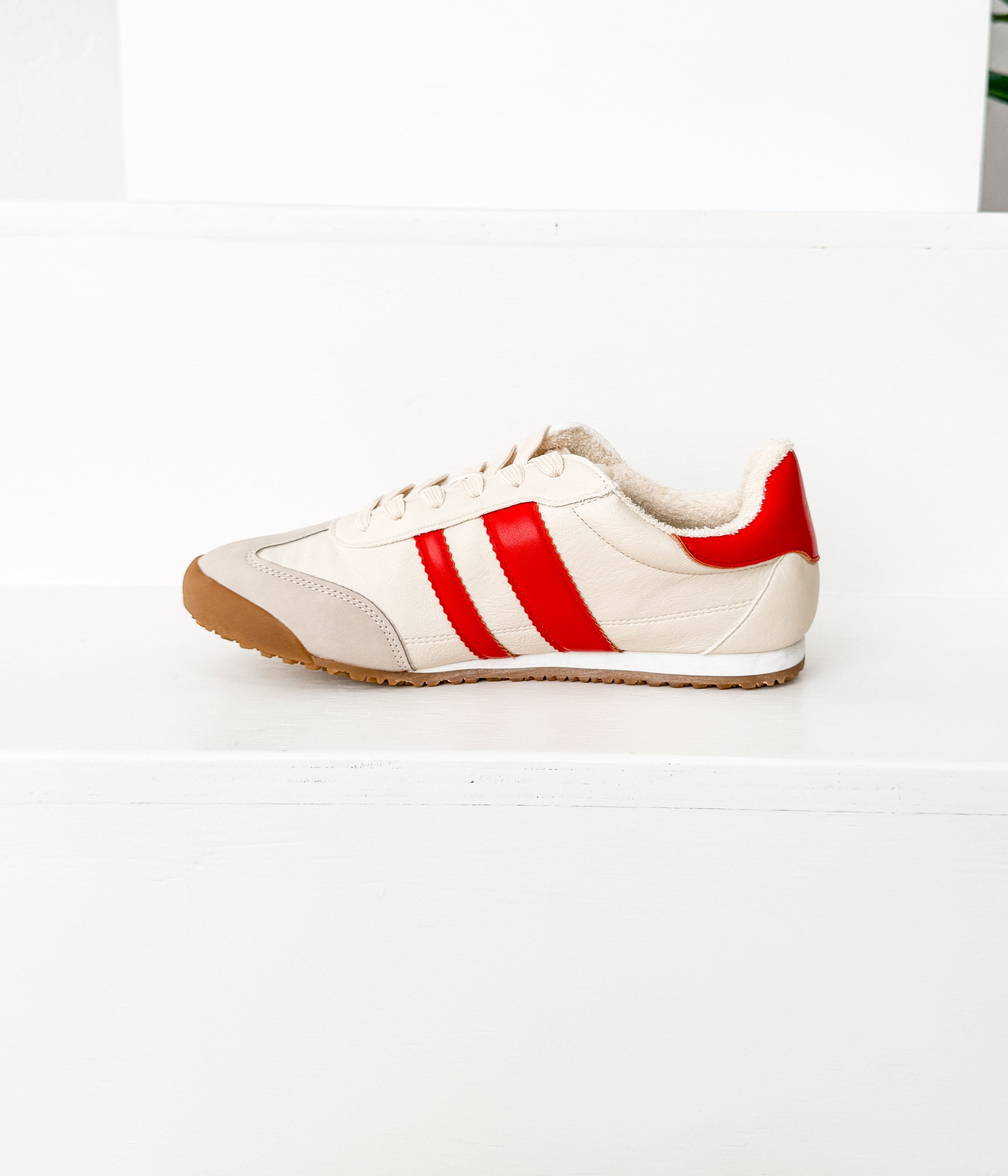 Madrid Sneaker in Beige/Red - Glamourous Grace
