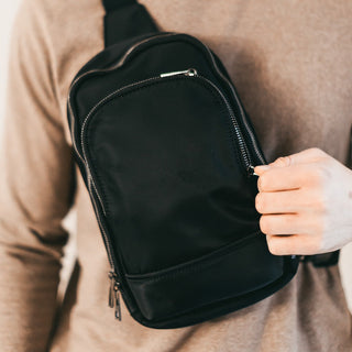 L'uomo Unisex Crossbody Bag