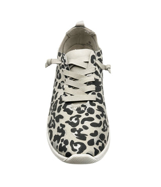 Mayo Sneaker in Light Grey Leopard - Glamourous Grace
