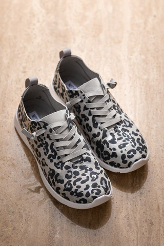 Mayo Sneaker in Light Grey Leopard - Glamourous Grace