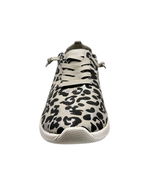 Mayo Sneaker in Light Grey Leopard - Glamourous Grace