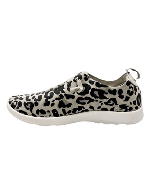 Mayo Sneaker in Light Grey Leopard - Glamourous Grace