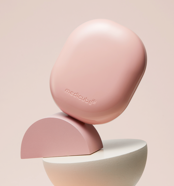 medicube Pro Glutathione Glow Cushion SPF50 15g - Glamourous Grace