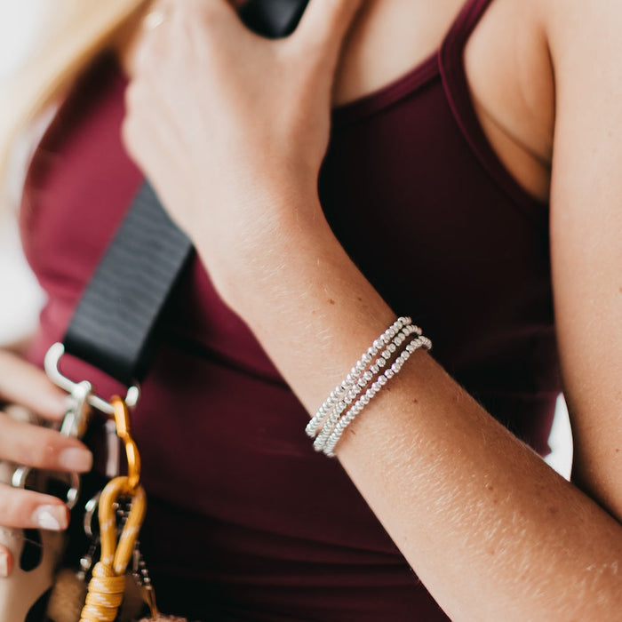 Metallic Glass Bead Stretch Bracelet - Glamourous Grace