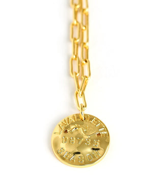 Mini Beach Tag Charm Necklace – 18k Gold Plated - Glamourous Grace