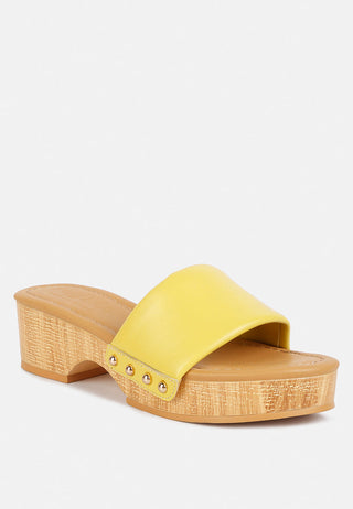 Minny Textured Heel Leather Slip On Sandals