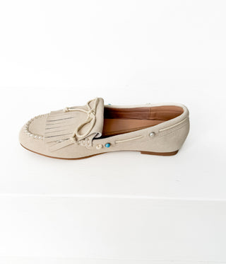 Moccasin Flats in Cream - Glamourous Grace