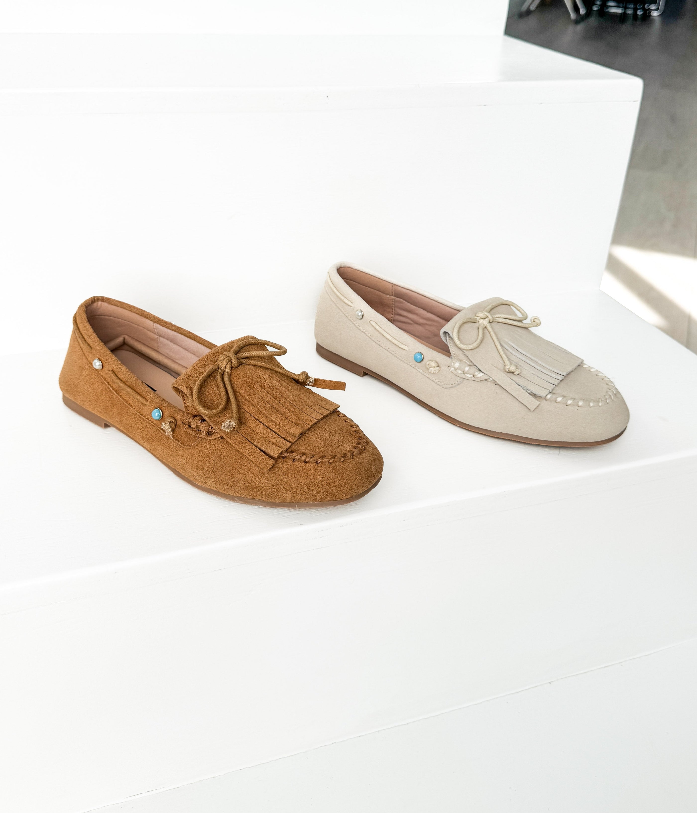 Moccasin Flats in Cream - Glamourous Grace