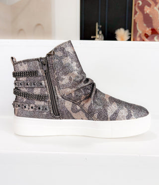 Muly Sneaker in Camo - Glamourous Grace