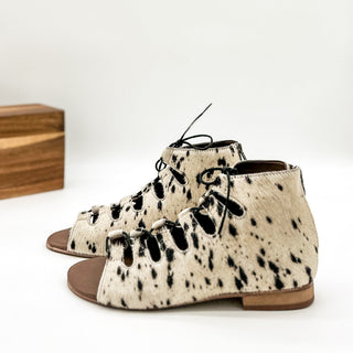 Nola Sandals in Black and White - Glamourous Grace