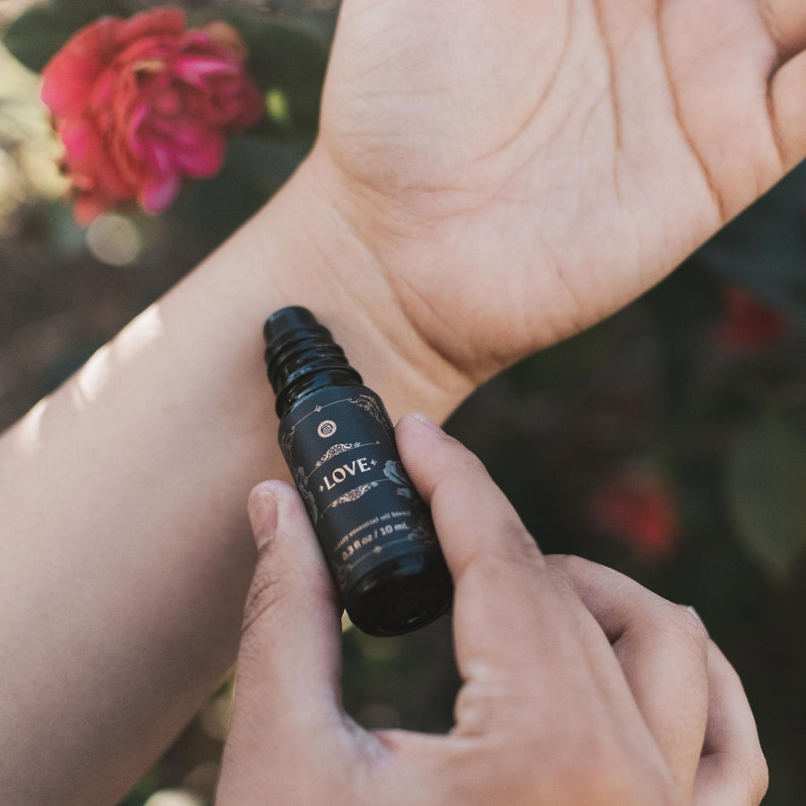 Love - Luxury Essential Oil Blend (10ml) - Glamourous Grace