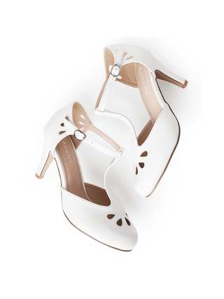 Pepper | White - Glamourous Grace