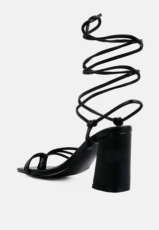 Piri Toe Ring Tie Up Block Sandals