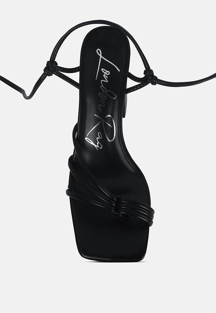 Piri Toe Ring Tie Up Block Sandals