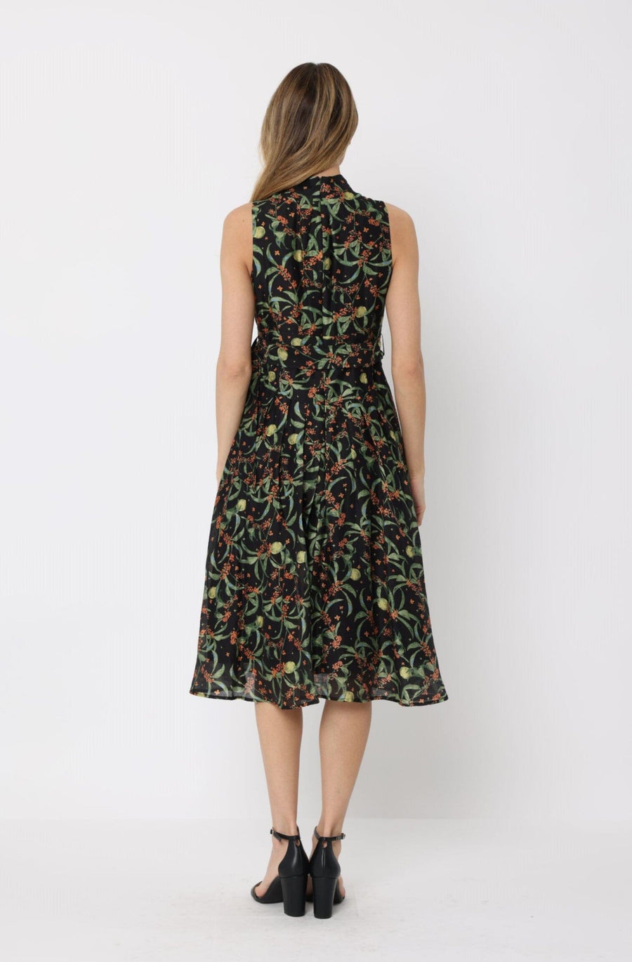 Printed sleeveless waist band dress - Glamourous Grace