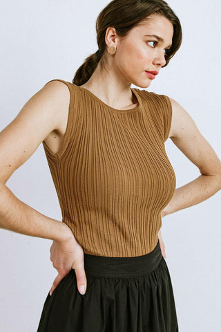 SET THE PACE KNIT TOP - Glamourous Grace