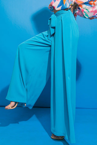 RUMOR GOING AROUND WOVEN PANTS - Glamourous Grace