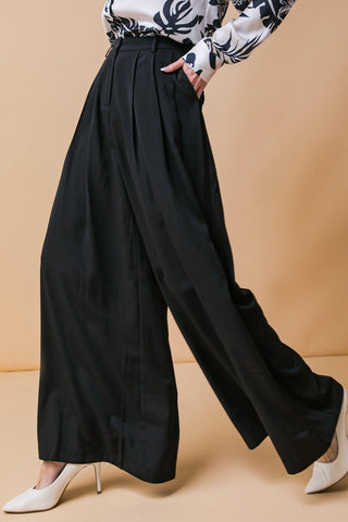 THROW IT BACK WOVEN PANTS - Glamourous Grace