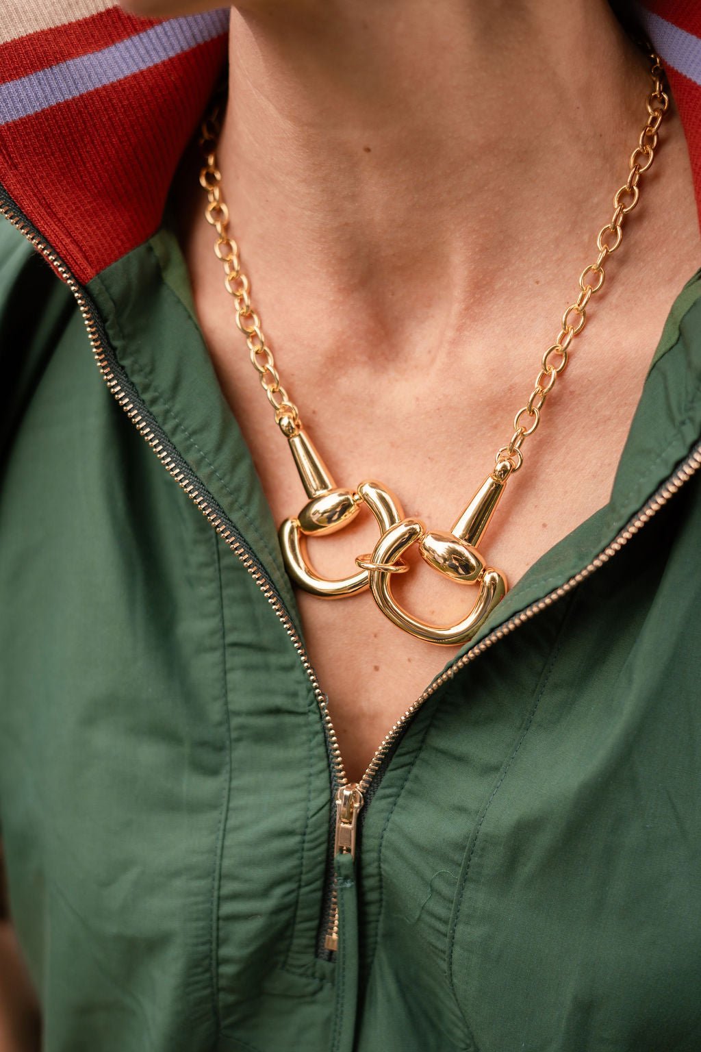 Sarah - Chunky Horsebit Necklace - 18k Gold Plated - Glamourous Grace