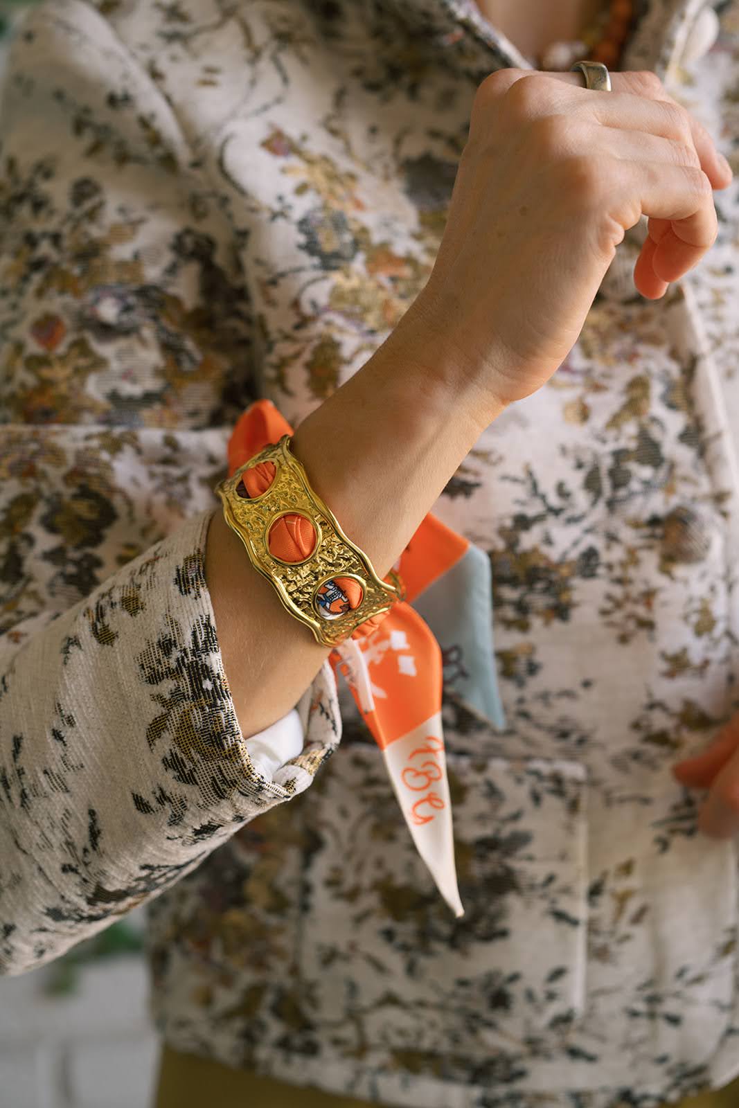 Scalloped Scarf Cuff - Wren