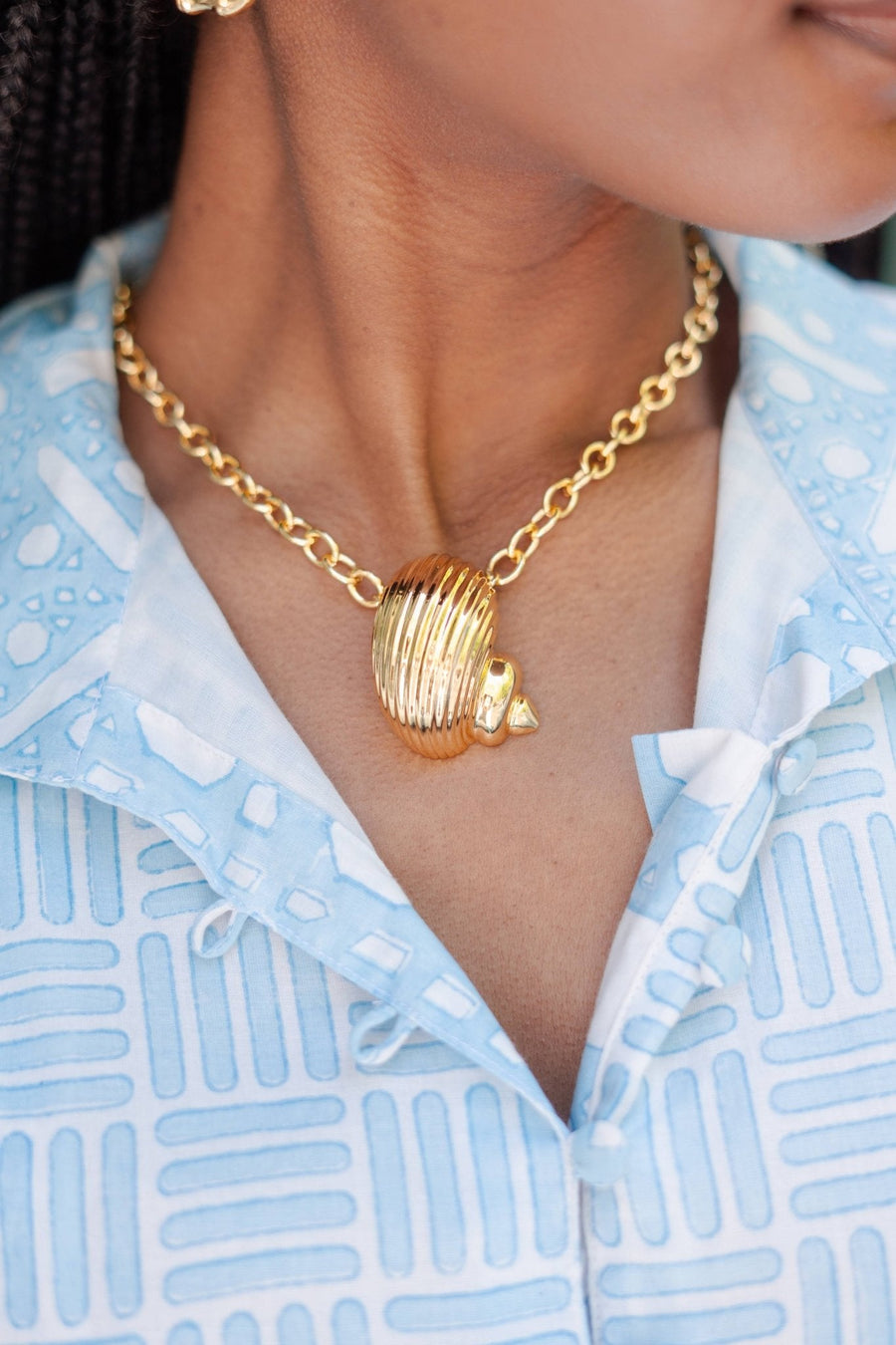 Soleil - Gold Conch Charm Necklace - 18k Gold Plated - Glamourous Grace