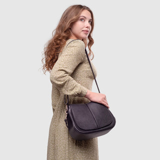 Italian Full-Grain Leather Shoulder Bag | Terni - Glamourous Grace