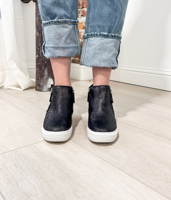 Timmibelle Wedge Sneaker in Black - Glamourous Grace