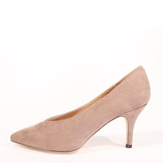 Vera Pointy Toe Pumps - Glamourous Grace