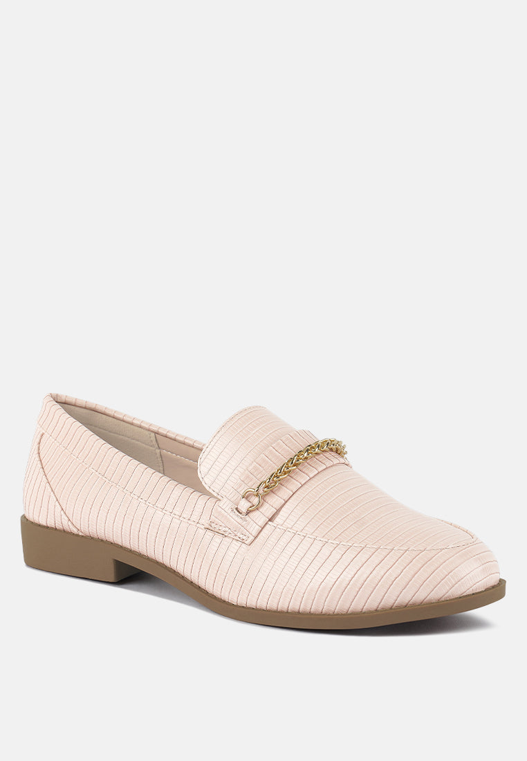 Vouse Low Block Loafers Adorned With Golden Chain - Glamourous Grace