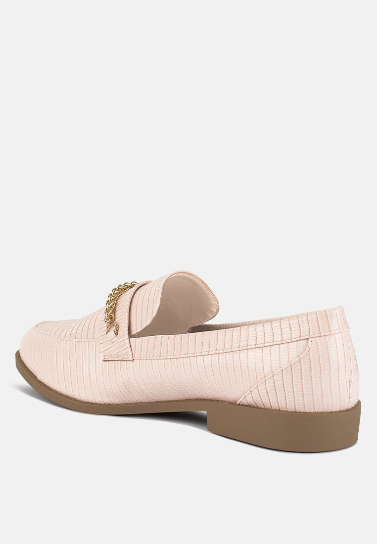 Vouse Low Block Loafers Adorned With Golden Chain - Glamourous Grace
