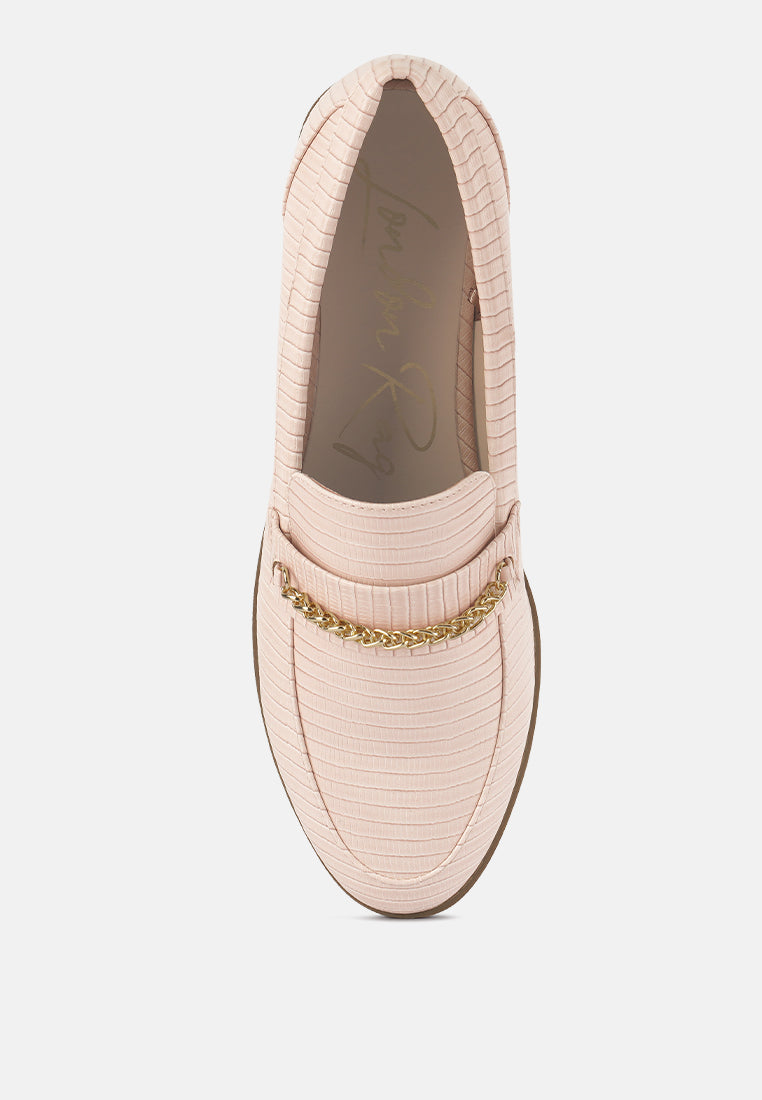 Vouse Low Block Loafers Adorned With Golden Chain - Glamourous Grace