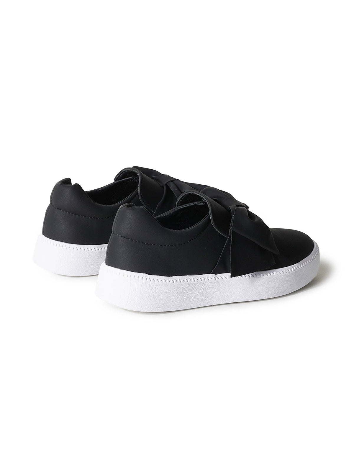 Wally | Black - Glamourous Grace